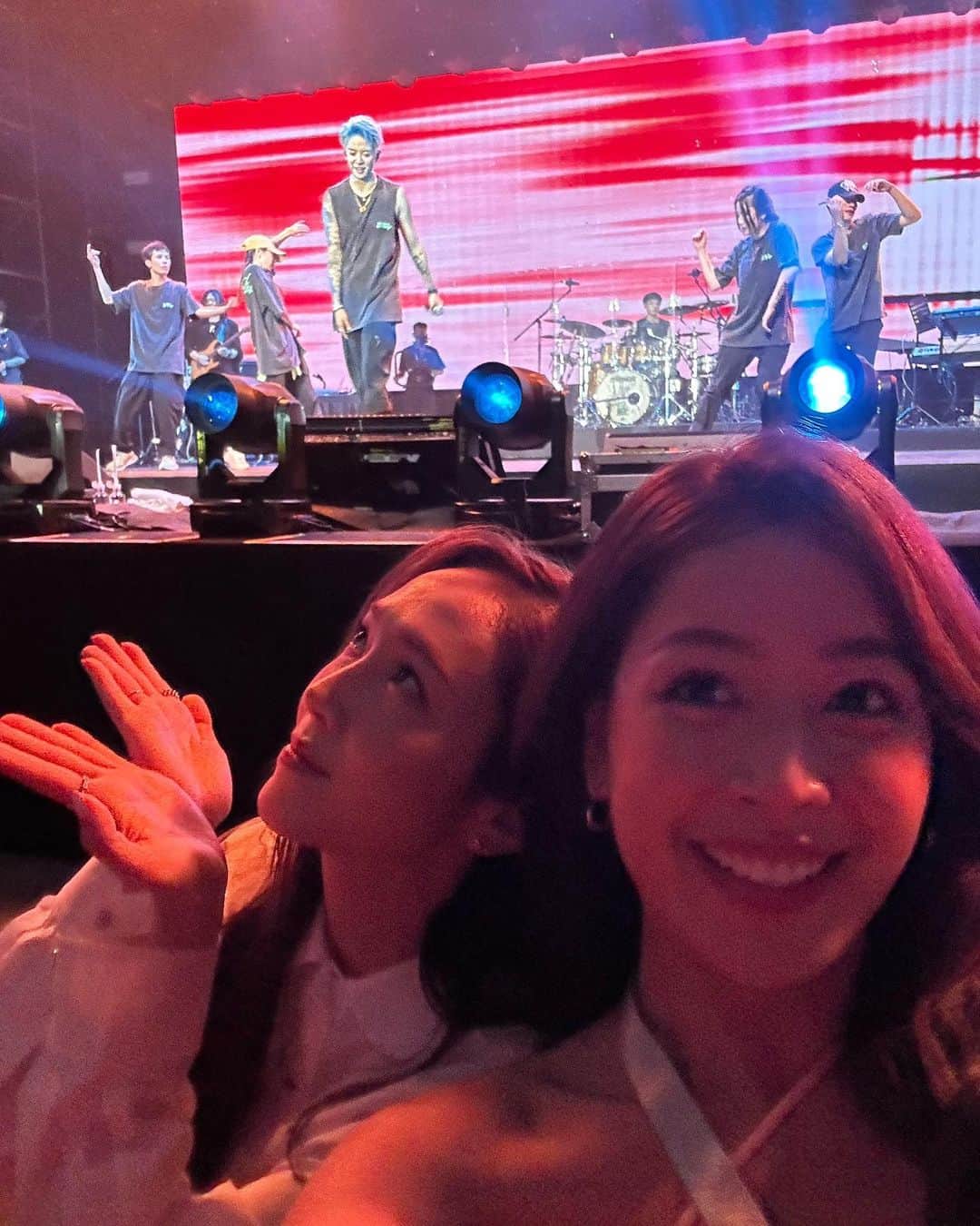Chi Puさんのインスタグラム写真 - (Chi PuInstagram)「“No more sad songs” concert was a great success! Congrats Berber 👏🏻👏🏻 We are proud of yewwww 💙」8月13日 10時54分 - chipupu