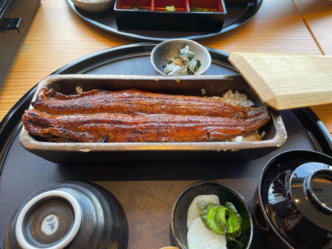 武内裕之のインスタグラム：「Ippon unagi Cuisine of a whole eel Pretty good 👍 #lunch #japanesefood #unagi #eel #yummy #fukuoka #鰻 #うなぎ四代目菊川中洲春吉店」