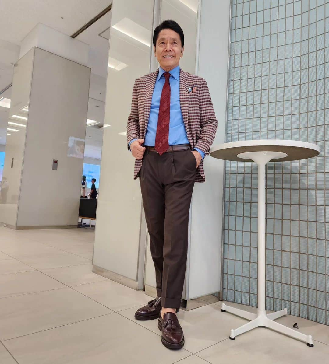 峰竜太さんのインスタグラム写真 - (峰竜太Instagram)「#アド街ック天国 #jacket #lardini #shirt #yamatoyashirt #tie#tieyourtie #pants #rota #shoes #brunellocucinelli」8月13日 11時12分 - mineryuta