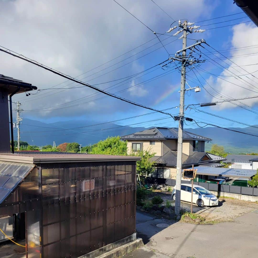 本仮屋リイナのインスタグラム：「家族9人長野で集い、わいわい旅🌈🌈⁡⁡ ⁡⁡ 二度、虹に遭遇しました😎⁡⁡⁡⁡ ⁡ ⁡#茅野」