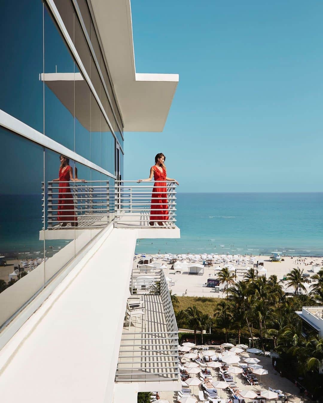 リッツ・カールトンのインスタグラム：「Above the coast, beside the waves, or poolside, find your angle on Miami at The Ritz-Carlton, #SouthBeach.」