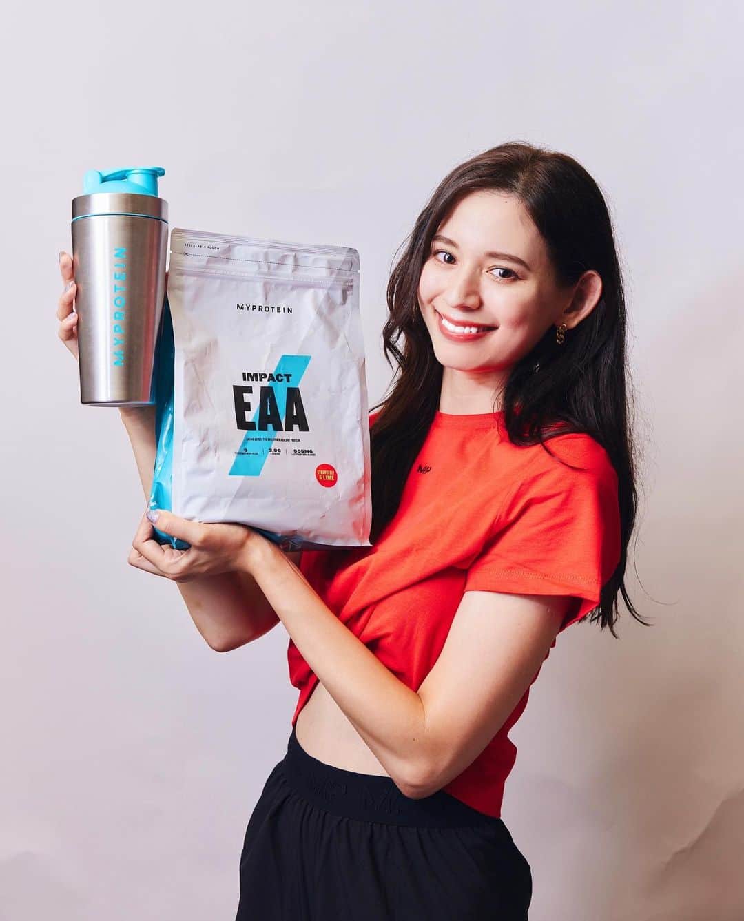 のインスタグラム：「マイプロテインがSALE中ですよ💪🏽🌟 私は抹茶ラテ味が好き🍵💚 . ＼夏だ！トレーニー感謝祭セール🔥🕑！／ 8月15日（火）23時59分まで！  【TEAMJP】入力で 🉐EAA63％オフ！🉐 ⚡Impactホエイプロテイン＆Impactホエイアイソレートが全サイズ最安値⚡」