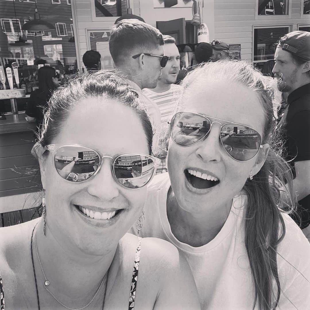 レイチェル・ニコルズのインスタグラム：「Nothing matches a day with a best friend…」