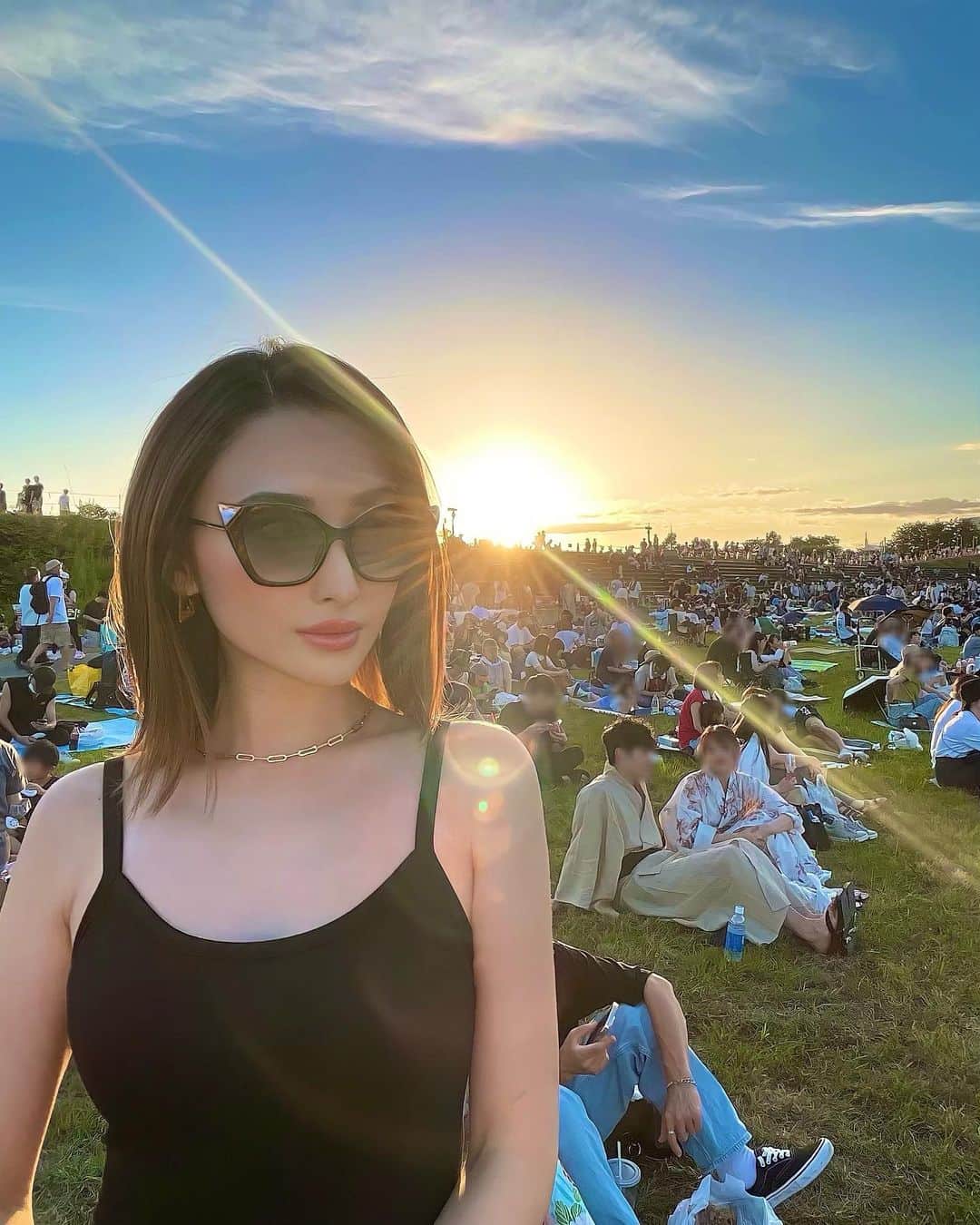 celia_azumaさんのインスタグラム写真 - (celia_azumaInstagram)「🎆🌇🩷  花火を見て人生で初めて 感動して涙が出た🥲🥲 とっても綺麗でした🎆✨  #都南花火大会 #都南花火の祭典  #都南花火 #岩手 #盛岡 #花火 #fyp #ootd #fendiglasses #fave #ootdfashion #me #fff #f4follow  #followforfollowback #f4f4f4」8月13日 12時40分 - ms__celia
