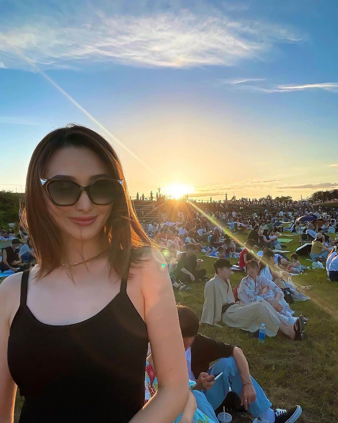 celia_azumaさんのインスタグラム写真 - (celia_azumaInstagram)「🎆🌇🩷  花火を見て人生で初めて 感動して涙が出た🥲🥲 とっても綺麗でした🎆✨  #都南花火大会 #都南花火の祭典  #都南花火 #岩手 #盛岡 #花火 #fyp #ootd #fendiglasses #fave #ootdfashion #me #fff #f4follow  #followforfollowback #f4f4f4」8月13日 12時40分 - ms__celia