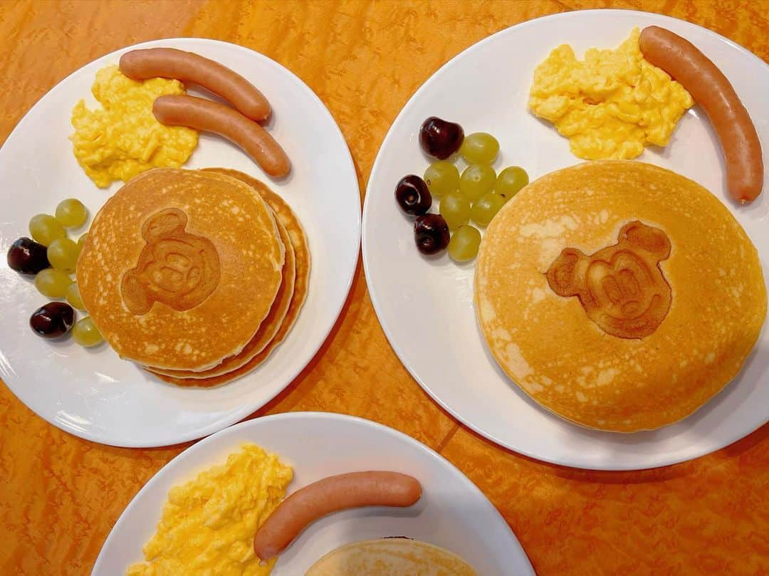 加藤美優さんのインスタグラム写真 - (加藤美優Instagram)「brunch🍽 可愛いからミッキーの顔埋め込んどいた🐭🥞 意識高いからグルテンフリー🌾」8月13日 12時56分 - miyu.chibicha