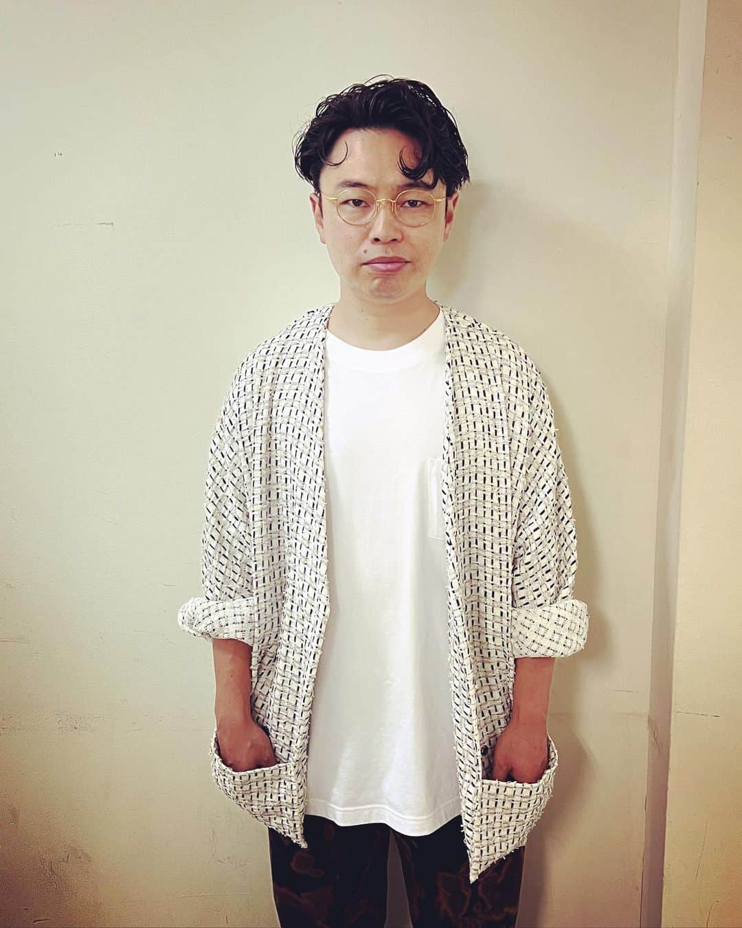 浜野謙太さんのインスタグラム写真 - (浜野謙太Instagram)「@o.i.ra のジャケットを着て これからムロさんとトークショー。  #どうする家康」8月13日 13時35分 - hamaken0805