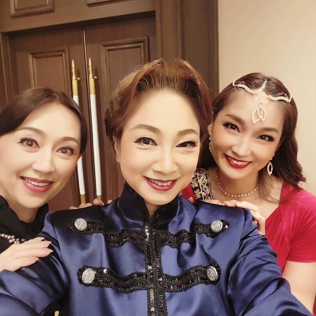 星奈優里のインスタグラム：「そして、ゲスト3人組✨ こうして、一緒に再現シーンメンバー集まるとおもしろーい🤣🤣🤣 いろんな国の人がいるー🤣🤣🤣」