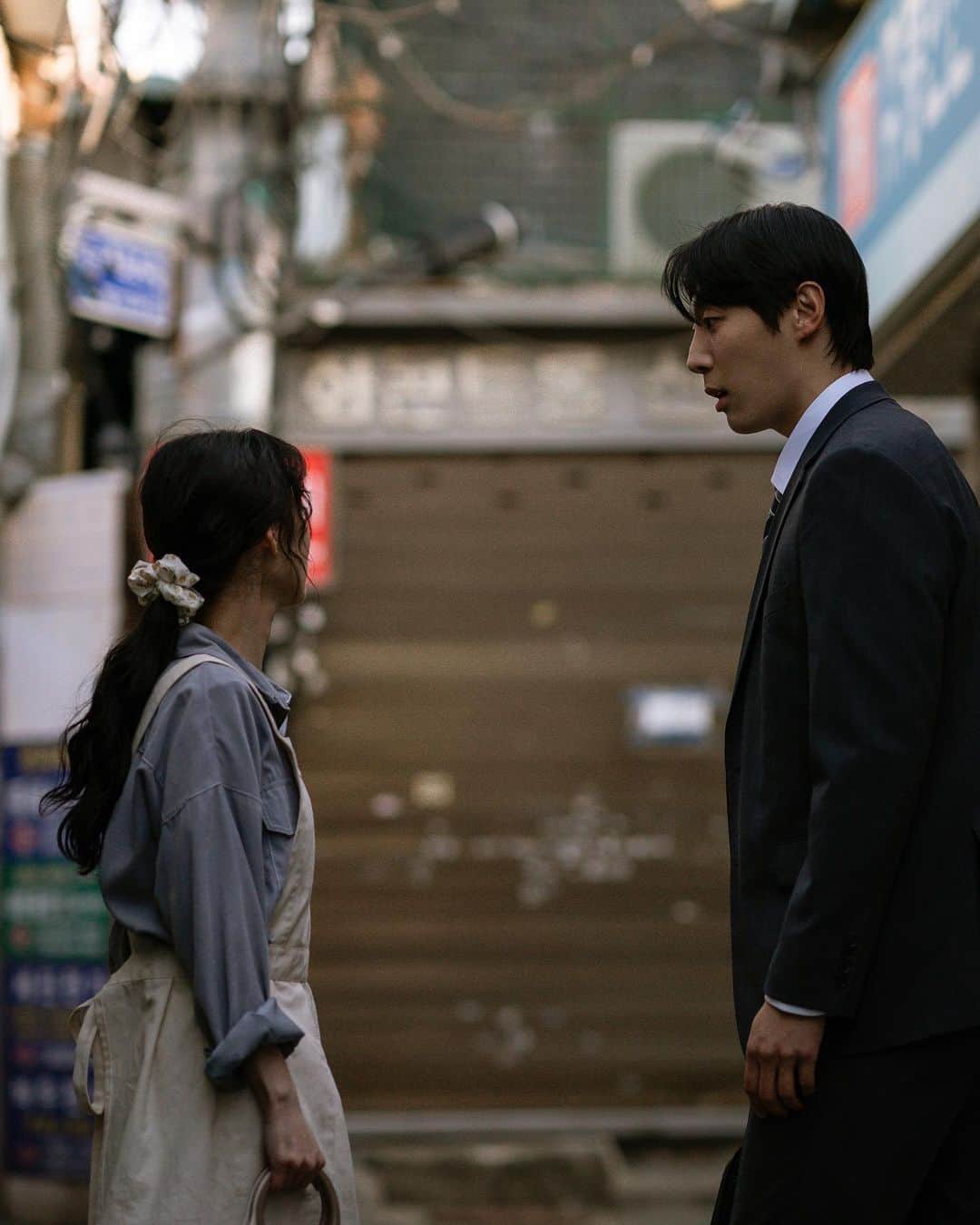 シン・ヒョンスさんのインスタグラム写真 - (シン・ヒョンスInstagram)「1998年, 강수와 해숙.  photo. @blackaura36.5  #tvN #복숭아누르지마시오」8月14日 18時30分 - shintop20
