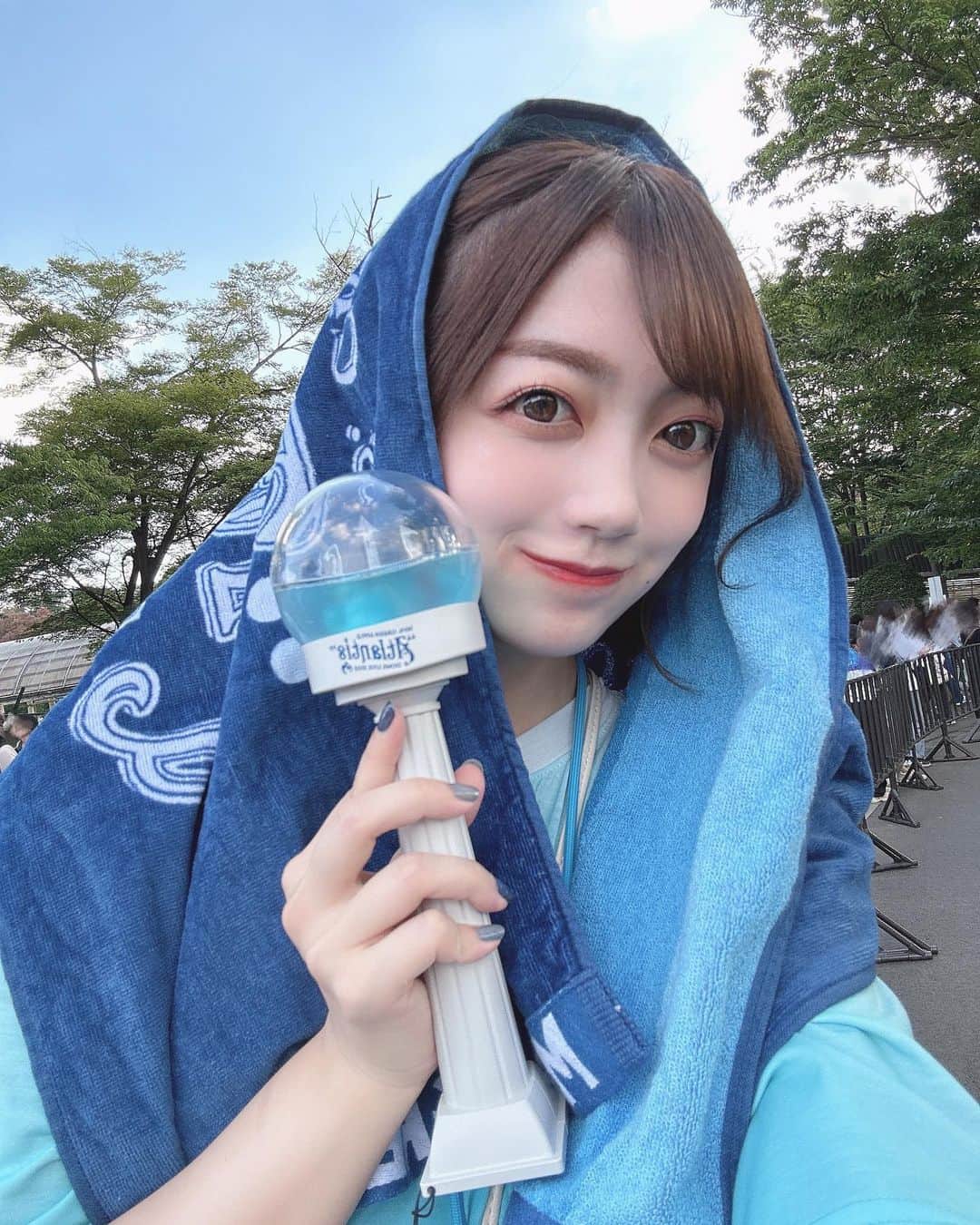 辻ゆかのインスタグラム：「🍏🍏🍏 念願のライブへ、、。 1日目は始まった瞬間から涙でしたが、2日目はちょい涙と思う存分楽しめました。  総じて、 最高すぎました。🏛️🫧🐋🔱🪸  両日ドーム参戦できて、、 幸でした。 また行きます、🍏  #MrsGREENAPPLE    #DOMELIVE_Atlantis」