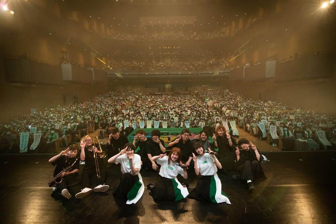 岡本啓佑のインスタグラム：「Negicco20周年ライブ at渋谷 こんな素敵な日をお祝いできて本当に幸せな気持ちです。続けてくれてありがとうNegicco！Negiccoは最高 #Negicco #Negicco20th」
