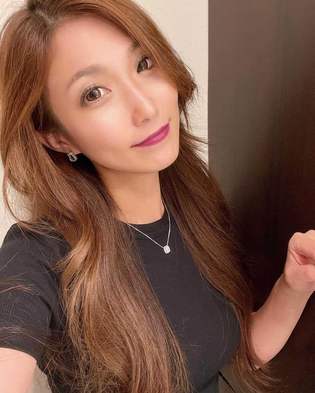 美月りょうのインスタグラム：「眠たい〜 今日も皆様お疲れ様でした👏 さあ！寝ましょう✨ おやすみなさい☺️  #福岡#中洲#歌舞伎町#すすきの#北新地#ミナミ#名古屋#錦#キャバクラ#ガールズバー#ニュークラブ#ラウンジ#クラブ#朝キャバ#昼キャバ#朝昼キャバ#キャバ#キャバ嬢#ホステス#キャバドレス#ヘアセット#ヘアメイク#ポケパラ #ナイツネット#キャバキャバ#AV女優#宣材写真#モデル#美月りょう#博多」