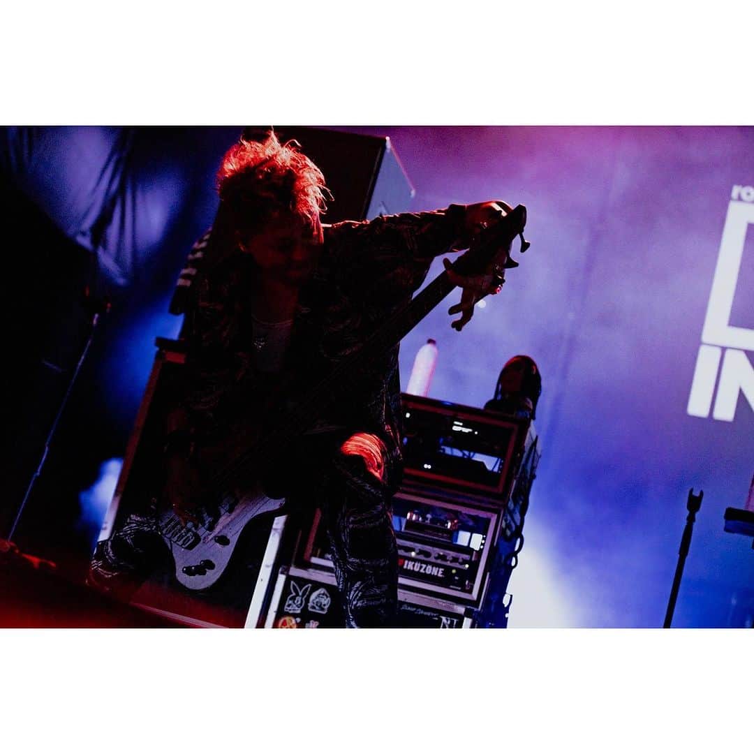 侑威地のインスタグラム：「rockin'on presents "ROCK IN JAPAN FESTIVAL 2023"@千葉市蘇我スポーツ公園  photo by @kawado_photo  #rottengraffty #rockinjapanfestival2023」
