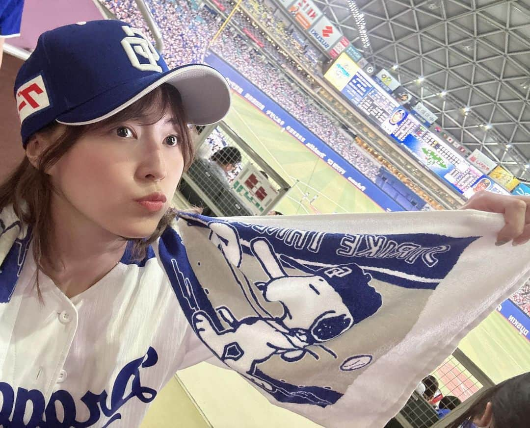 松井珠理奈のインスタグラム：「スポーツが熱い夏🔥 特に今日のドラゴンズを生で観れた方は羨ましいなぁ💙 思い出のバンテリンドーム また行きたいな⚾️✨ いつか始球式リベンジしたい🥹🙏 #ドラゴンズ  #dragons  #どらほー  #バンテリンドーム  #バンテリンドームナゴヤ  #野球  #野球観戦  #野球女子  #始球式  #プロ野球  #baseball #甲子園  #高校野球  #プロレス  #サッカー」