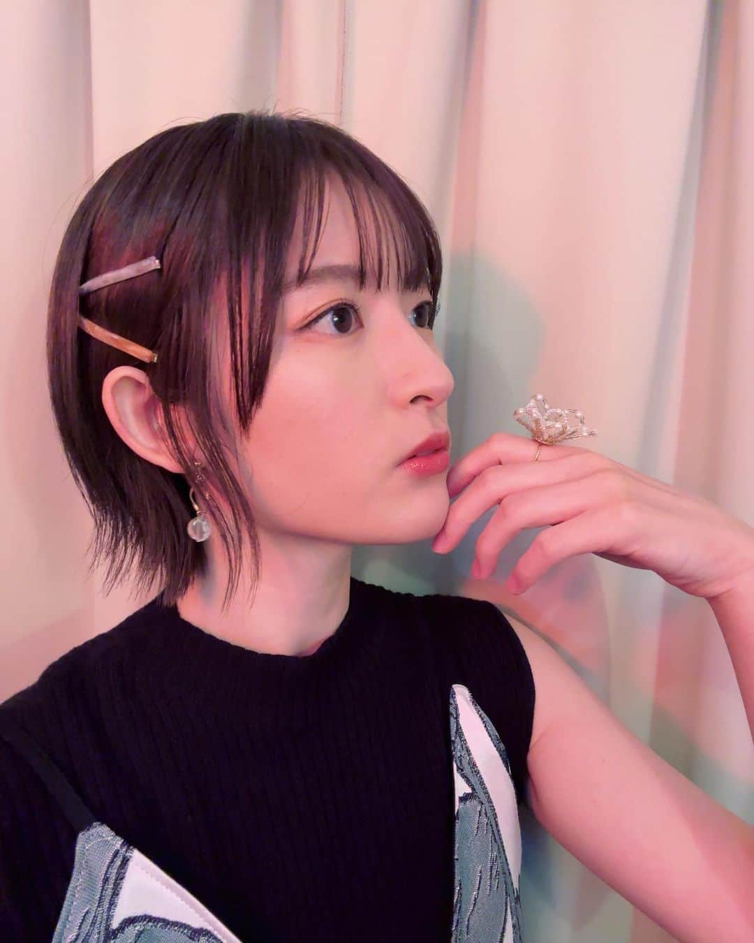 小松未可子さんのインスタグラム写真 - (小松未可子Instagram)「長瀞さんのイベントでした〜！！  いやはや、凄い濃い1日でした… あ、あれ…？でも思い出そうとすると…なぜか記憶が…忘却の彼方に…あれ…？あれ…？  確か…なんとか波で始まって…  なんかしりとり…とか…  シャッフルで…えっと…ん？  おかしいな…まるで脳内に規制がかかったかのように…思い出せな…  いや〜炒飯シュウマイ弁当美味しかったなァ〜！！！！！  カレーのお土産もたくさんだァ！！  横須賀最高だぜヒャッハァ！！( ᐕ)」8月14日 0時01分 - mikako_komatsu