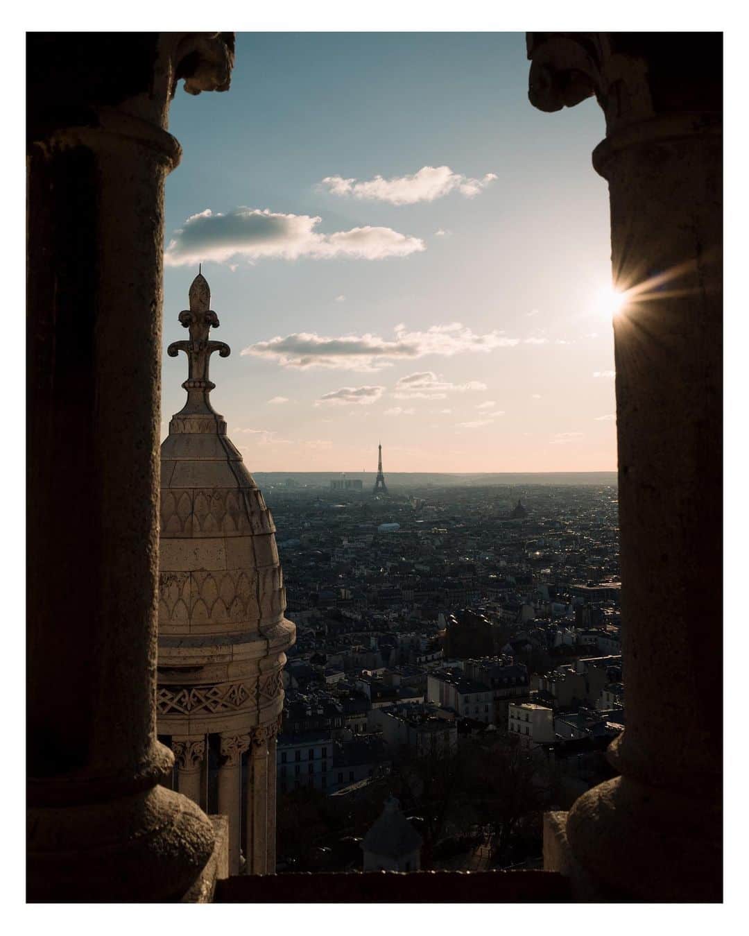 Putri Anindyaさんのインスタグラム写真 - (Putri AnindyaInstagram)「Postcards from Montmartre//  I have tons of pics in Paris last winter. I stayed 3 months there so of course I took lots of pics. When i was there, I was so eager to shoot and edit them right away. but somehow after I came back in Indonesia, I got so not in the mood for editing them. Probably because I was busy with works and stuffs called life..   Oh well, I guess I need to come back to Paris anyway ✨」8月14日 0時07分 - puanindya