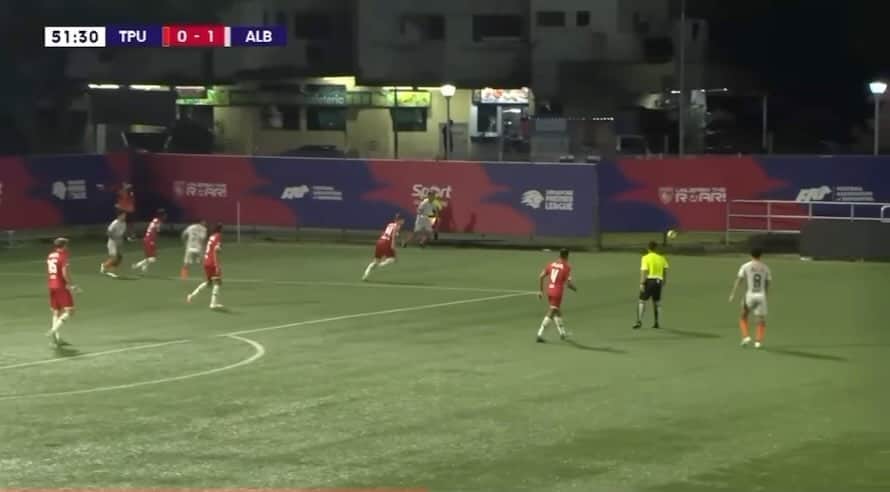 李忠成のインスタグラム：「8️⃣th goal.  8️⃣goals,6️⃣assists,2️⃣1️⃣games.   @albirexsingapore @sgpremierleague #singaporefootball」