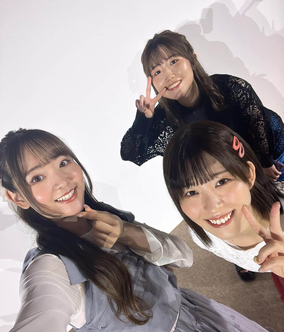 天城サリーのインスタグラム：「ギャル👯‍♀️ 応援してくださってる皆さんと、キャストの皆さんと会うたびに毎回「カトリナちゃん演じられて良かった😭みんなに出会えて良かった🥺」って嬉しい気持ちになります🥰 次は豊洲でライブですね！！！ 頑張りマッスル！！！  #ワールドダイスター」