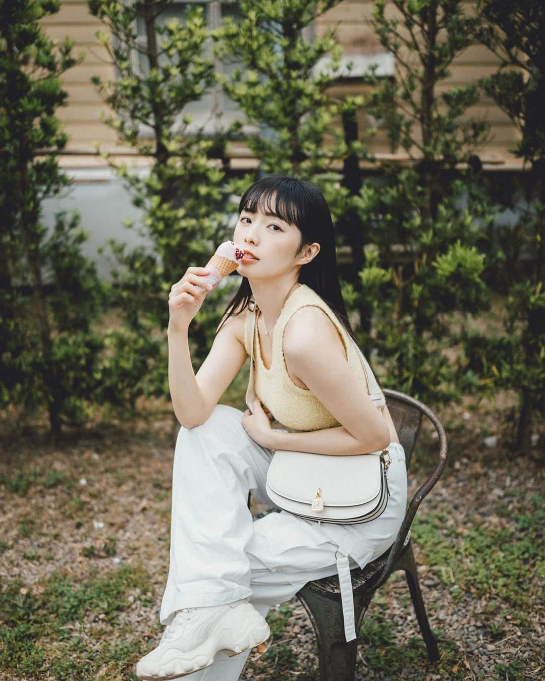 Dewi Chienのインスタグラム：「今年七夕情人節の第一個禮物🤍（溫馨提醒快到了🫢）  @michaelkors #mila」