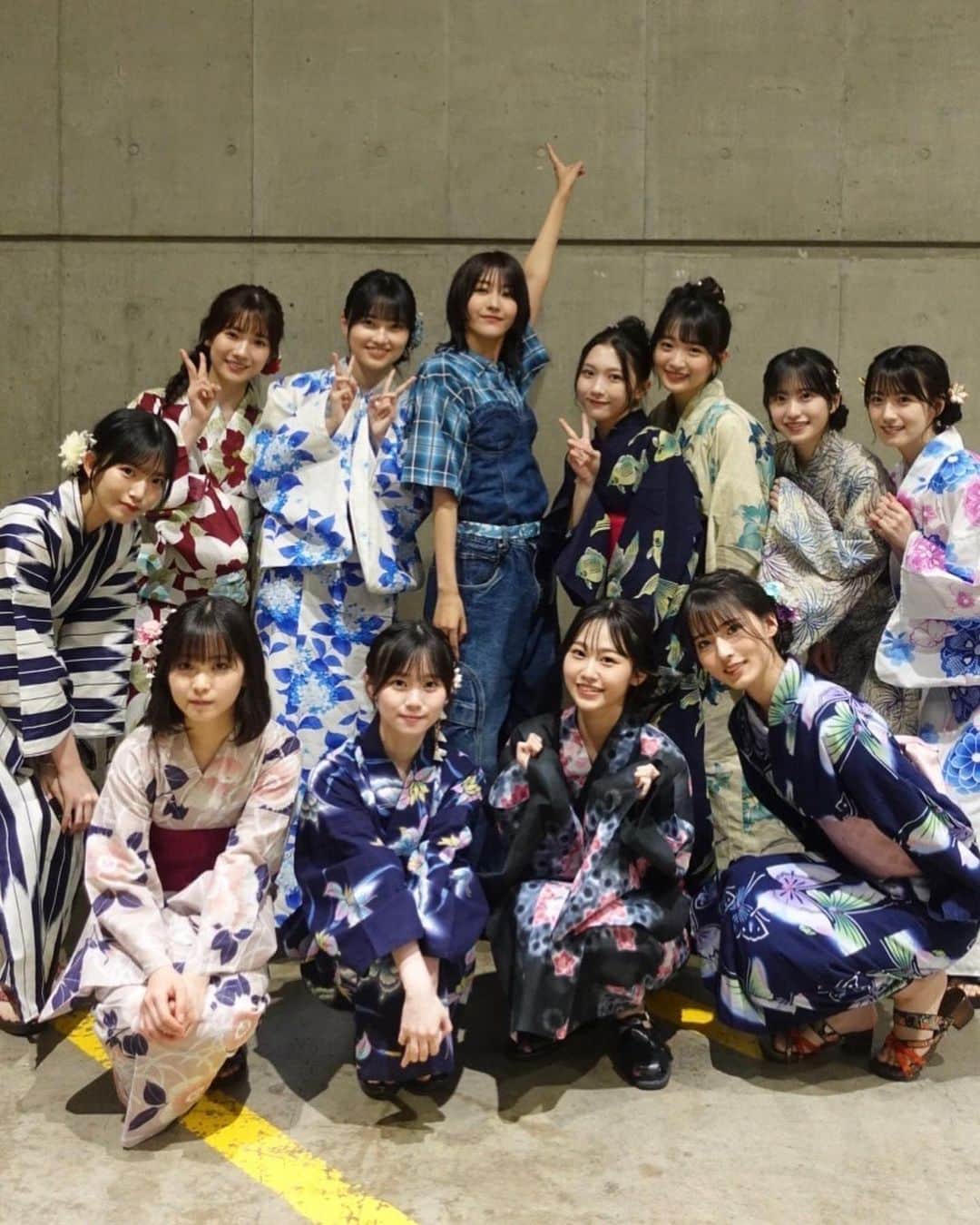 のインスタグラム：「#櫻坂46 リアルミーグリ 会いにきて下さった皆さんありがとうございました 夏ということで楽屋も浴衣美女だらけでした 久しぶりに直接お話が出来て嬉しかったです🪭🖤  そして8/15より 全国のローソン店舗で櫻坂46キャンペーン始まります 一足先にカード付きローソンウエハース🍫 こちらは8/22発売です。是非チェックしてみてくださいね」