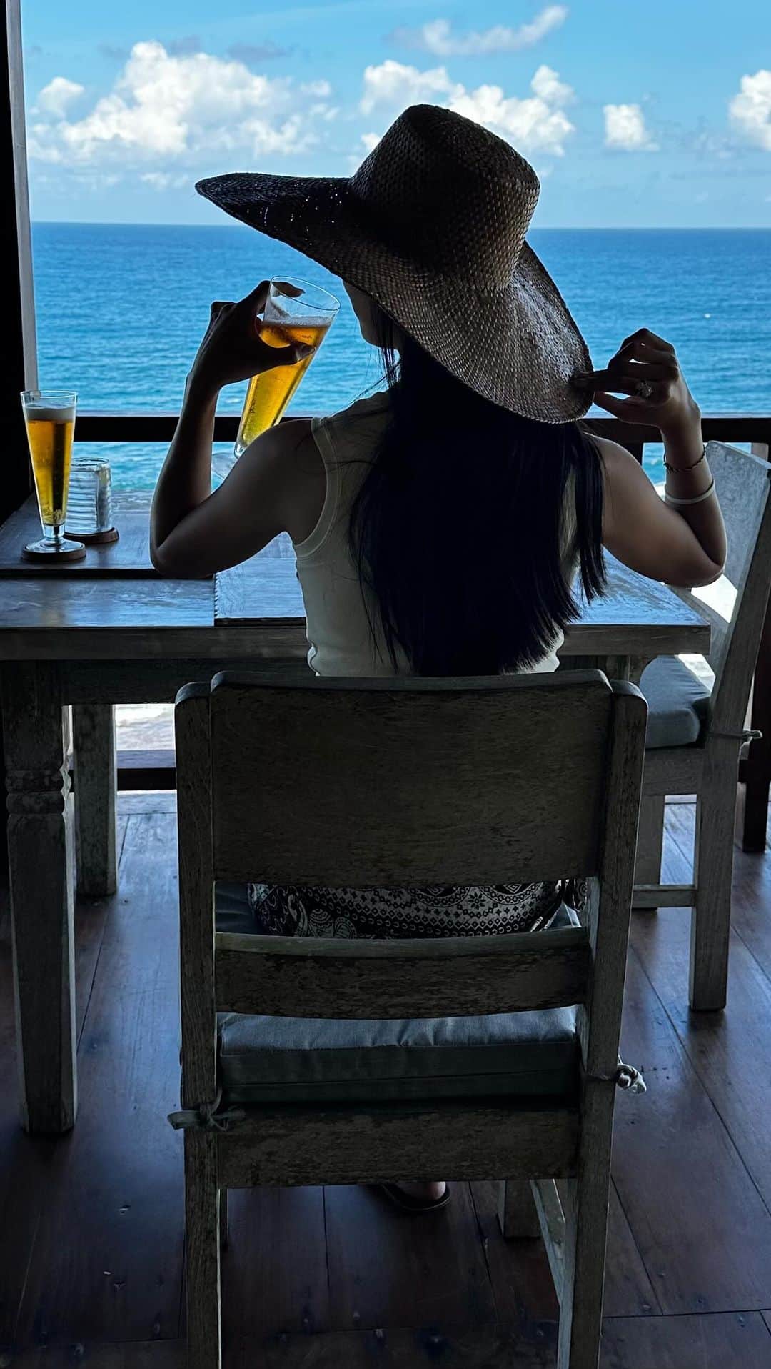 落合リザのインスタグラム：「7年ぶりにブルガリ行った🇮🇩🥂  Bulgari resort bali🏝️  @bulgarihotels  @bulgariresortbali  #bali #indnesia」