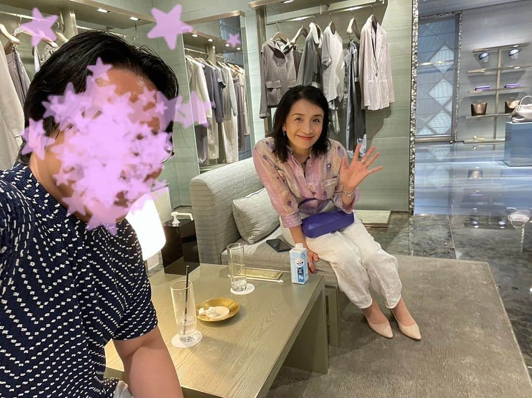 井脇幸江さんのインスタグラム写真 - (井脇幸江Instagram)「結婚記念日でした💞🥰 スタジオと同じく16周年  いつもこのように2ショットを自撮りしてくれて、まるで「井脇幸江のファン」みたいな嬉しそうな笑顔をしてくれる《夫くん》😅 出会った頃から変わらないこのウキウキ加減はもう、奇跡ですね✨感謝💖  #Ballet #Dancer #バレエ #バレエダンサー #芸術 #芸術観賞 #舞台 #stage #トスカ #大人 #美の世界 #四ッ谷 #Iwaki Ballet Company #IBC #バレエスタジオ #バレエ教師 #バレエ教室 #美しい #楽しい #人生 # 健康 #東京 #井脇幸江 #結婚記念日」8月13日 15時55分 - yukie.iwaki