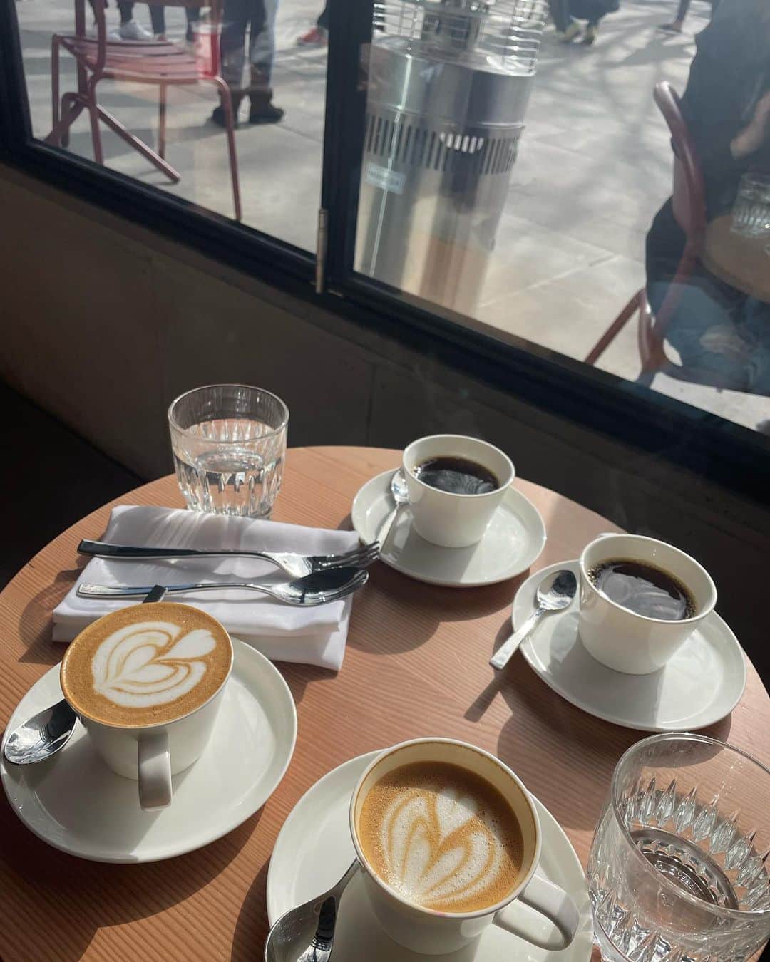 山田愛さんのインスタグラム写真 - (山田愛Instagram)「City girl🇦🇺, perfect Sunday🍋🧡🌞  great COFFEE @st_ali 🤍 📍St Ali & The queen #melbourne #australia  #メルボルン #オーストラリア」8月13日 15時56分 - aiyamada_