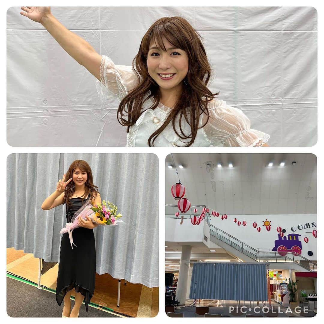千葉あやのインスタグラム：「. 本日✨8/13(日)✨ 広島県のショッピングセンター  『コムズ安佐パーク』様、『千代田サンクスショッピングセンター』様にて、  2ステージのものまねショーを、させて頂きました🥹🎙️✨  私、実は初めての地元でのお仕事でしたー✨！！！  決まった瞬間本当に嬉しかったし、ずっとドキドキしてました✨  やっぱり地元のみなさん、本当にあったかい🩵  1ステージ目では、地元の高校時代の同級生が来てくれました😂 花束も用意してくれて💐  本当にありがとう！！  そして、観に来てくださった皆様、 盛り上げてくださった皆様、 本当にありがとうございました😊💐  めちゃくちゃ楽しかったですー🙌✨  セトリを勝手に変えて、音響さん困らせてごめんなさい😂 素晴らしいご対応、ありがとうございました🥹👏  また地元・広島に呼んで頂けるように、ものまね日々、精進いたしますっ💪  ありがとう広島🥹✨🩵 弾丸で東京に帰ります🥹🗼  #坂本彩 #坂本彩ものまね #ものまね #広島県 #コムズ安佐パーク #千代田サンクスショッピングセンター #広島県出身」