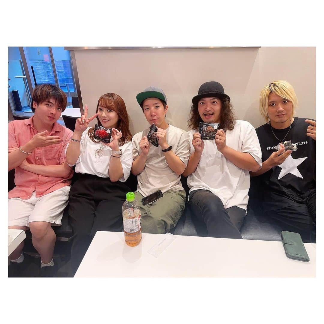 白石茉莉奈さんのインスタグラム写真 - (白石茉莉奈Instagram)「白石茉莉奈 10th Anniversary & Birthday Oneman Live  愛しのバンドメンバー😢🩷  みんなアロハ似合いすぎ可愛すぎ😢🩷  計2回のリハ、当日のリハ、楽屋、本番、と ずっとずっとずーーーーっと 楽しくて幸せで。 このメンバーに出逢えて、一緒にライブ出来て 心の底から幸せでした！🫶🫶🫶  @daichi_kanno  @tomoya_kawano0811  @ryodad  @koichanman_kaibutsu  @takurooo9  @otsuka_hearts_plus」8月13日 16時34分 - marina_shiraishi_official