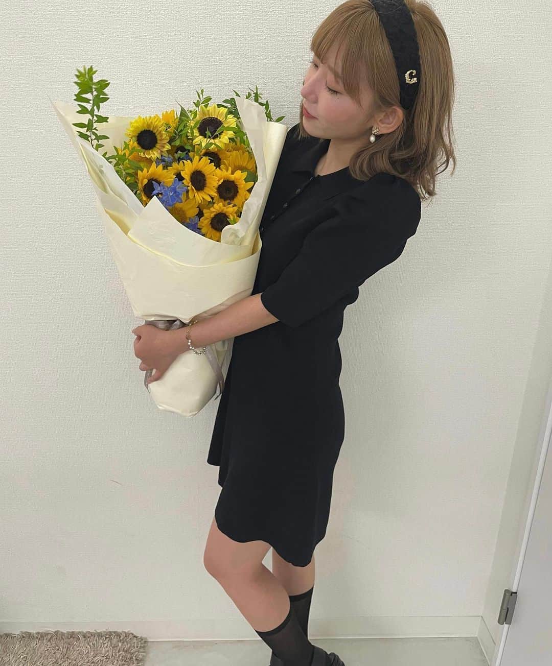 七嶋舞さんのインスタグラム写真 - (七嶋舞Instagram)「大好きな向日葵🌻´-」8月13日 16時42分 - nanashima_mai