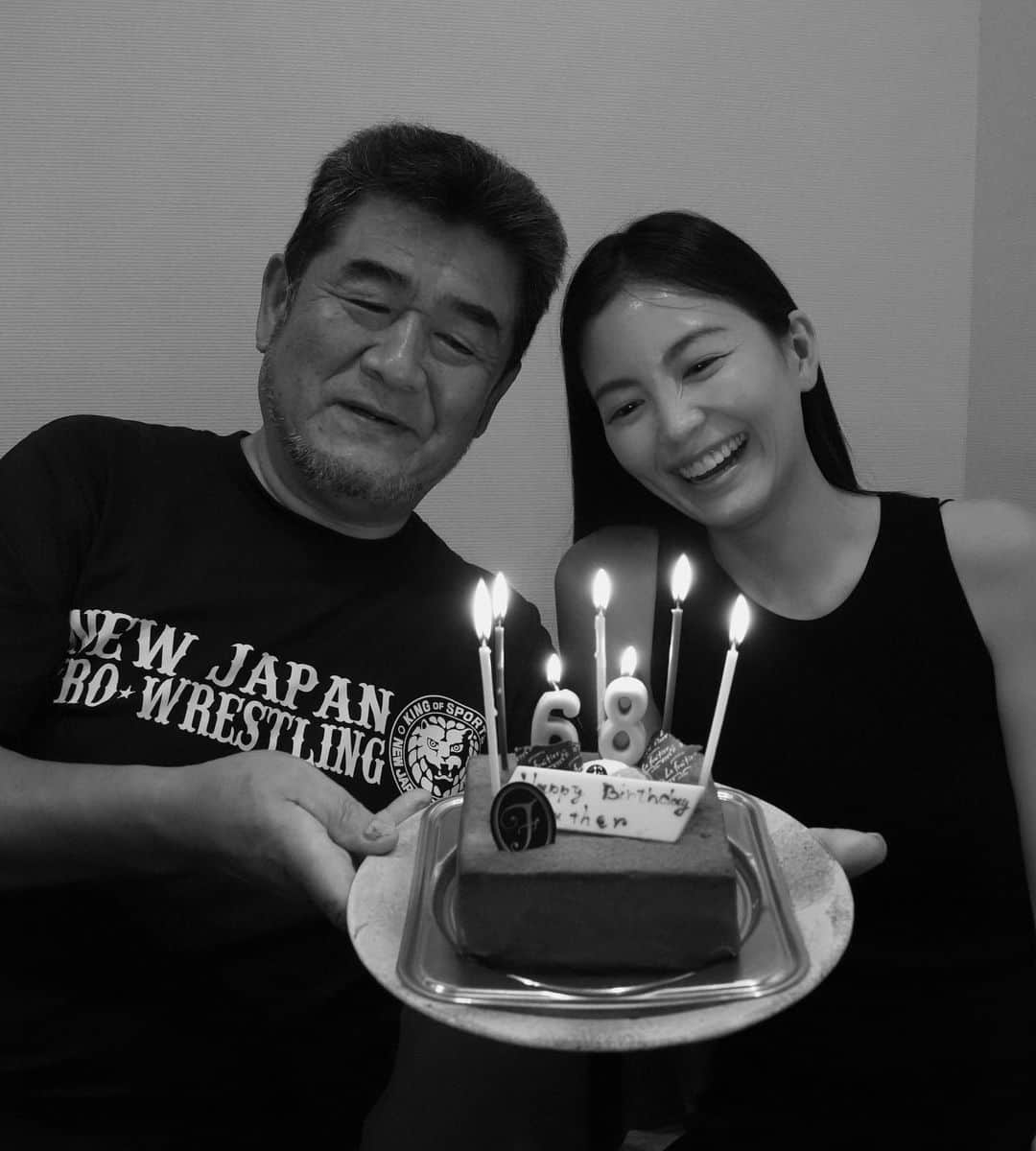 矢野未希子さんのインスタグラム写真 - (矢野未希子Instagram)「. おとん、68歳の誕生日会🎂 家族みんなでお祝いするのがお盆の恒例。 おとんがばあちゃんに、 いい日に産んでくれてありがとうって。 お盆に近い誕生日でみんなでお祝いできるからね🥂  68歳の抱負は？と聞くと イライラせず、自分の機嫌は自分でとる。 らしいです🌻」8月13日 17時36分 - mikko1104