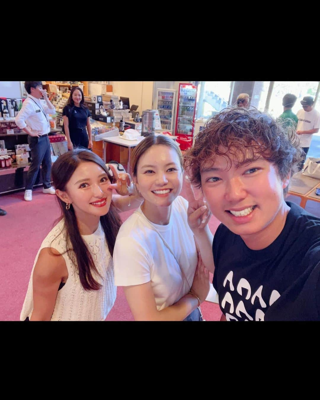 出水田大二郎さんのインスタグラム写真 - (出水田大二郎Instagram)「「サトウ食品チャリティゴルフペアマッチ」 毎年楽しみにしている（楽しみ過ぎてしまっている笑）ペアマッチに今年も参加させていただきました！  今年は高木優奈プロ @yun.g__156cm  とペアを組ませて頂きました！  彼女の半端ない明るさにめっちゃ元気もらいました🤣笑 後半のフォーサムでは微妙な距離のパットを何発も決めてもらった！ありがとう😄🤲  同組の @sanrise.18  @rieru54  お2人のおかげで更に楽しくまわれました！ ありがとうございます♪  結果は3位Tで優勝することはできなかったのですが、最高の経験ができました☺️  開催していただきました @hajime51  @daiyu_s54   運営の @junkingyo  @u.hiroto_  @kota.okuyama  そしてその他の大会関係者の皆様。 参加プロゴルファーの皆様。 毎年本当にありがとうございます！ サトウ食品最高です😁🤲  #サトウ食品 #サトウのごはん  #サトウの切り餅  #サトウ食品インビテーショナルチャリティゴルフペアマッチ #高木優奈  #出水田大二郎」8月13日 17時43分 - dai26insta