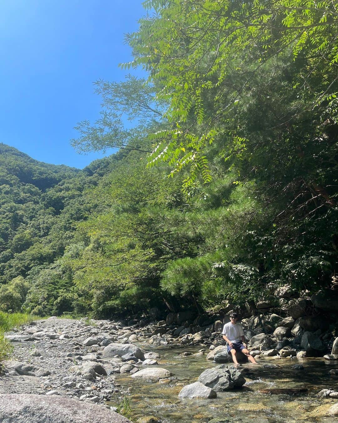 乙黒拓斗さんのインスタグラム写真 - (乙黒拓斗Instagram)「涼しくて川にずっと居たい⛰️ 良い休日を過ごせた」8月13日 17時43分 - 01096taku