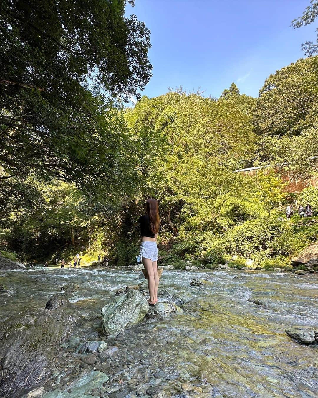 今村仁美さんのインスタグラム写真 - (今村仁美Instagram)「夏休みです☀️ 地元愛媛に帰ってきたよ🍊 何十年ぶりに新宮の川へ°･🐠 帰りは安定の  #霧の森大福 を買って帰宅🏠 明日から台風何事も無いことを祈る🙏🌀  #ehime #happyholidays  #summer #summertime  #愛媛県 #四国中央市 #かしこみかしこみ」8月13日 17時54分 - imamura_hi