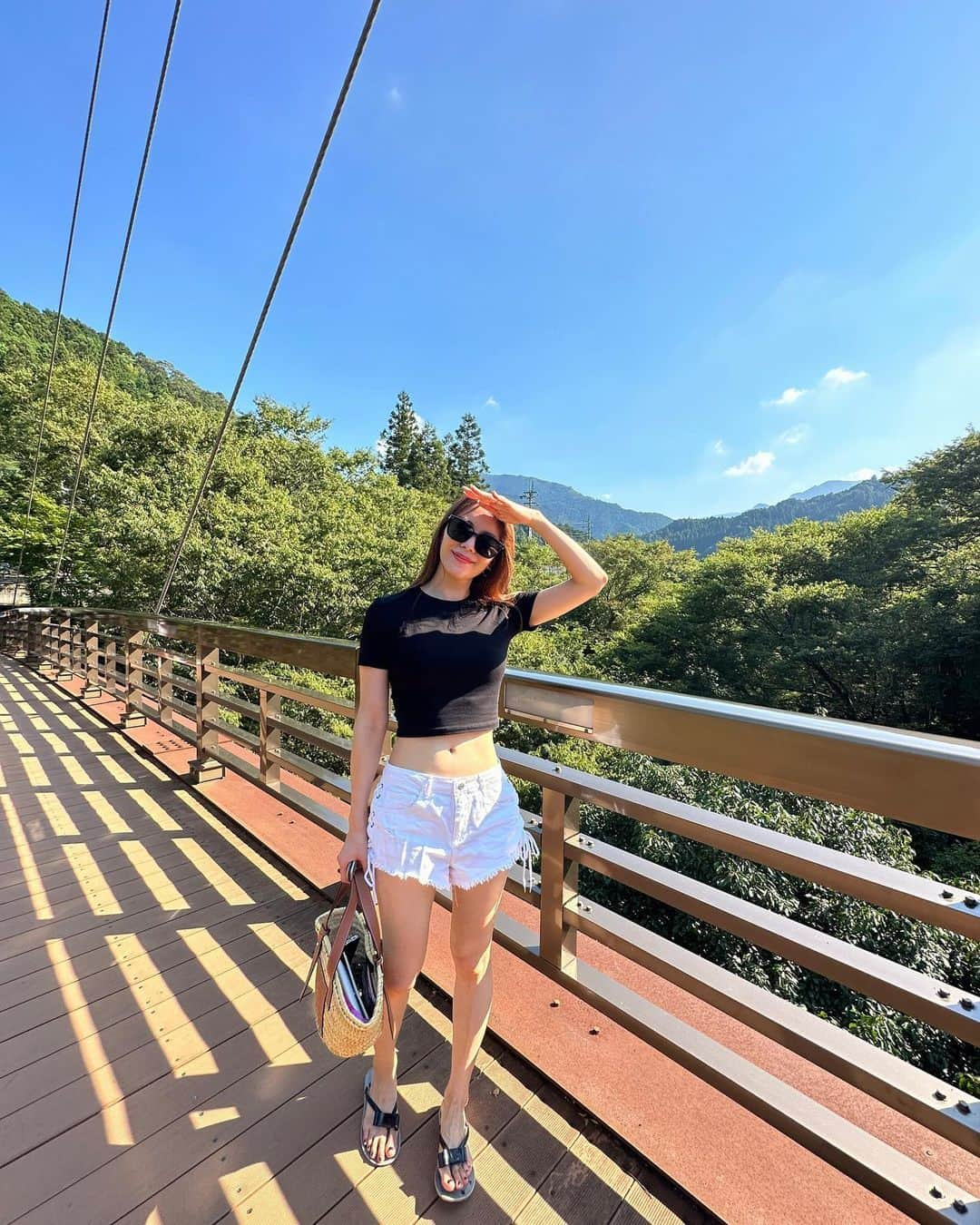 今村仁美のインスタグラム：「夏休みです☀️ 地元愛媛に帰ってきたよ🍊 何十年ぶりに新宮の川へ°･🐠 帰りは安定の  #霧の森大福 を買って帰宅🏠 明日から台風何事も無いことを祈る🙏🌀  #ehime #happyholidays  #summer #summertime  #愛媛県 #四国中央市 #かしこみかしこみ」