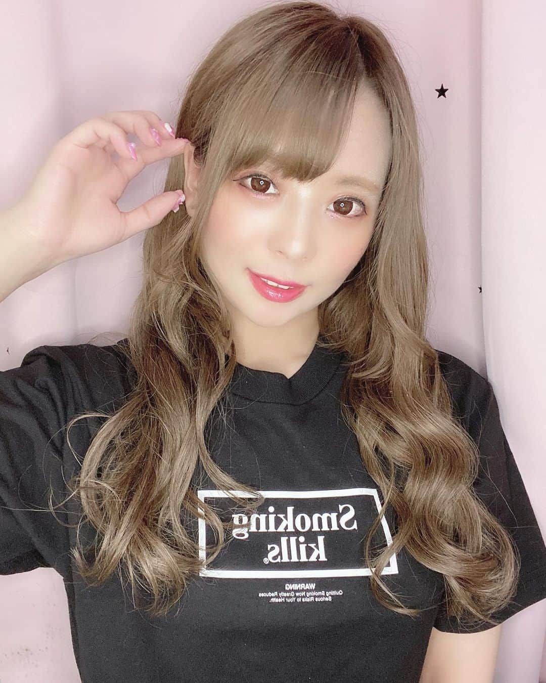 亀田ゆかりのインスタグラム：「. . エクステつけたんだよん . . #fr2 #tシャツコーデ #エクステ #ユウハウス」