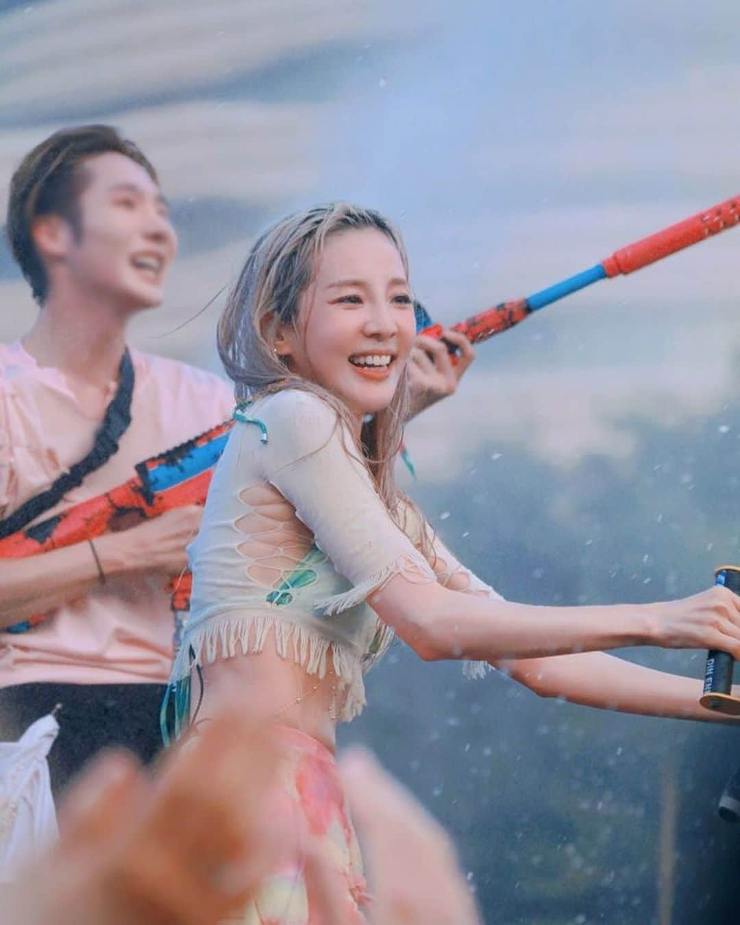 ダラ さんのインスタグラム写真 - (ダラ Instagram)「Photo by Daraling 📷💘  #WATERBOMB2023 #WATERBOMB #WATERBOMBSUWON #워터밤 #워터밤수원 #SANDARAPARK #산다라박」8月13日 18時17分 - daraxxi