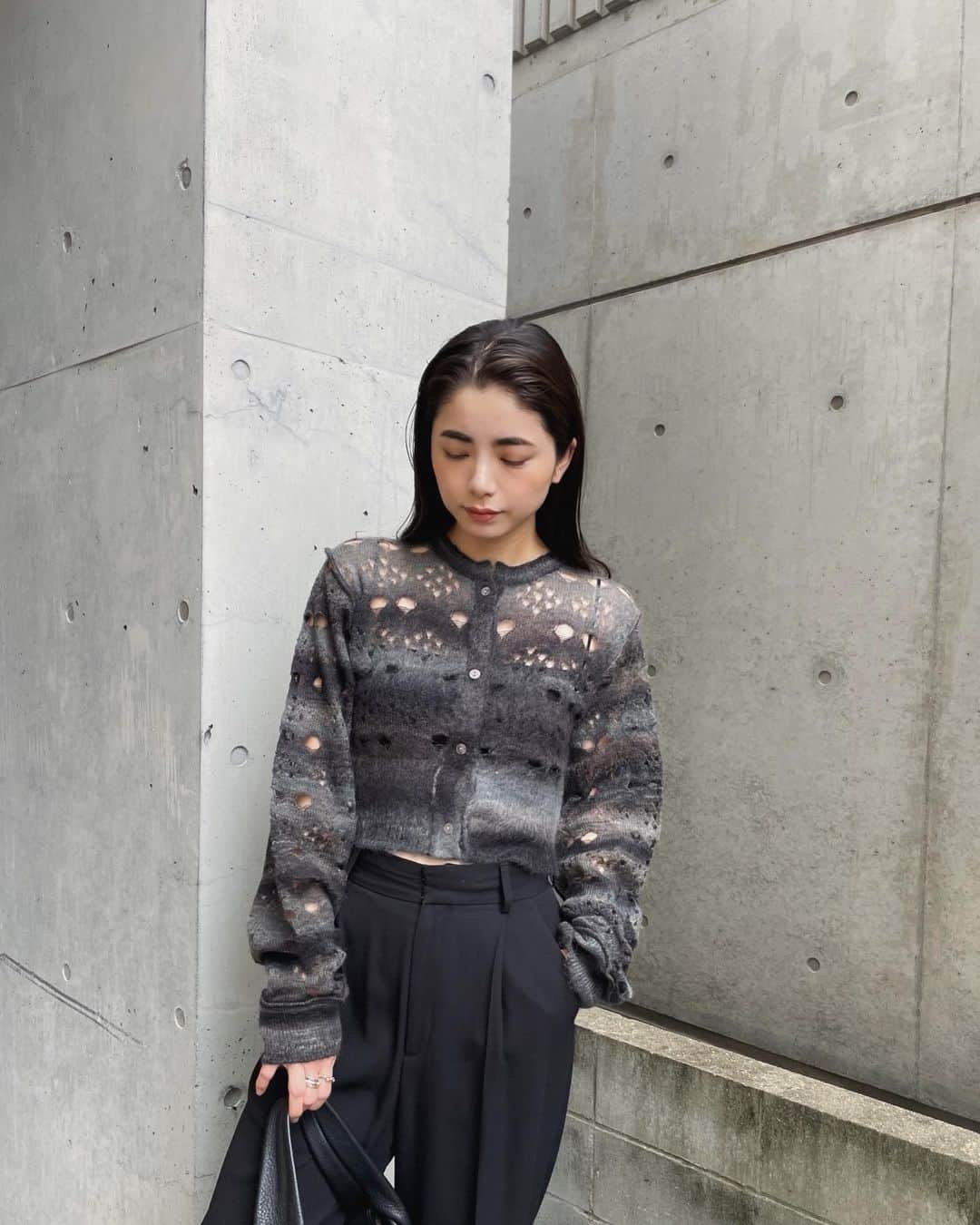 Yuki Ide | 井手 祐来のインスタグラム：「まだ暑いけど秋支度 引き続きショート丈熱❤️‍🔥❤️‍🔥 袖長めでバランスも好き」