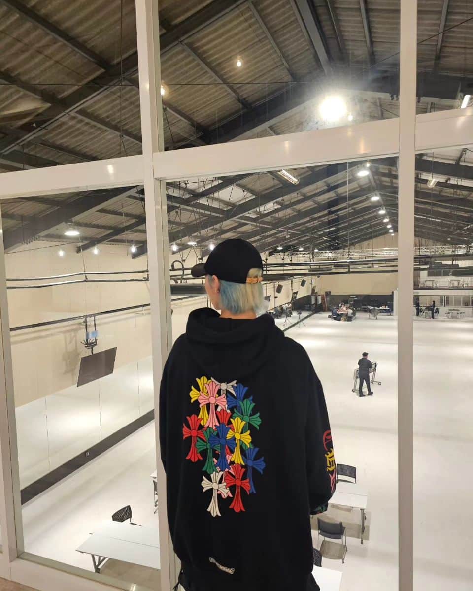 フィリックスのインスタグラム：「9+9-9×9÷9  #stay #hint #of #the #day」
