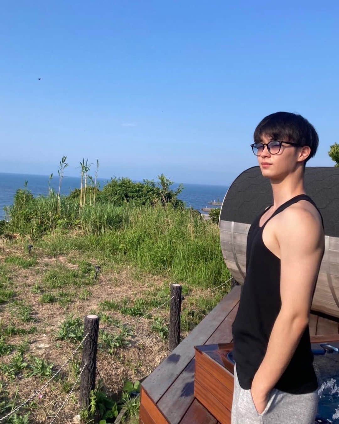 のインスタグラム：「タンクトップが似合う男に、俺はなる！🏴‍☠️🍖👒👗  #メンズノンノモデルオーディション2023 #メンズノンノモデル #メンズノンノ #mensnonno #サ活 #ノムノムの実 #今日の朝アニメ見たから影響されちゃってる #この絵文字で伝わるかな」
