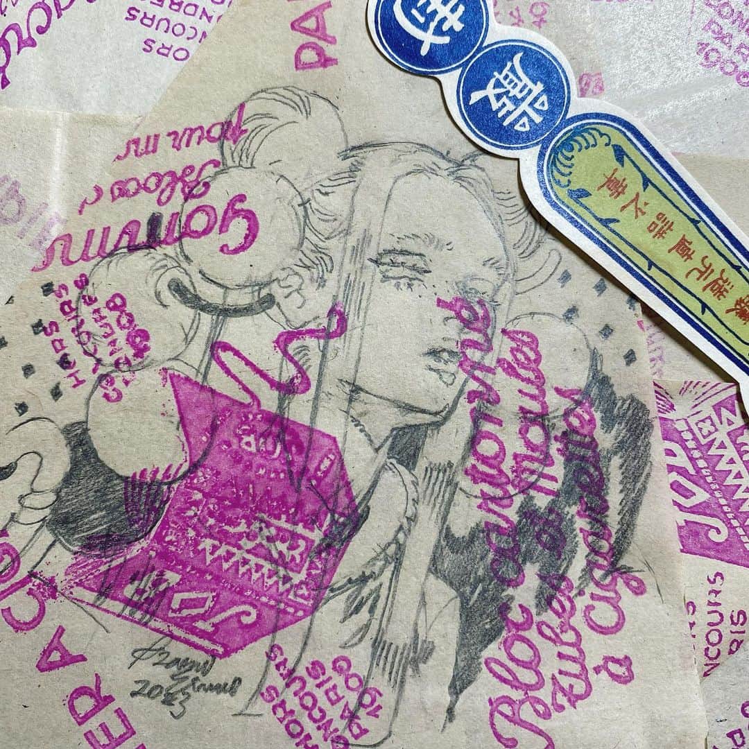 eimiさんのインスタグラム写真 - (eimiInstagram)「Vintage paper👀 #illustration #drawingart」8月13日 18時52分 - mqv_eimi