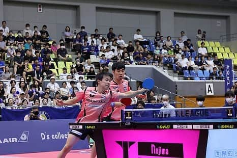 丹羽孝希のインスタグラム：「Pictures ｜Regular Season｜2023-2024 Tleague  岡山リベッツ 3-2 金沢ポート  丹羽孝希/闫安🇨🇳 2—0 /山本勝也/ 松平健太（11-6，11-6） 闫安🇨🇳 0-3 田中佑汰 吉山僚一 0-3 松平健太 郝帅🇨🇳 3-0 五十嵐史弥 郝帅🇨🇳 1-0 田中佑汰  🏟️：金沢市総合体育館 📅： 2023/8/12  📹T.League 📷 Photo by T.LEAGUE/AFLO SPORT  #丹羽孝希 #丹羽くん #niwakoki #kokiniwa #tabletennis #卓球 #tleague #岡山リベッツ」