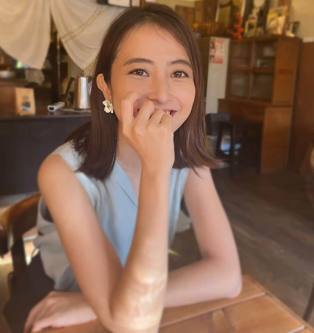 日比麻音子さんのインスタグラム写真 - (日比麻音子Instagram)「冷たいチャイで休憩🧊🧊🧊  水分塩分多めの休憩 を心がけるこの夏です。  お盆、いかがお過ごしですか〜  #いつかの休日」8月13日 19時05分 - hibi_maoko