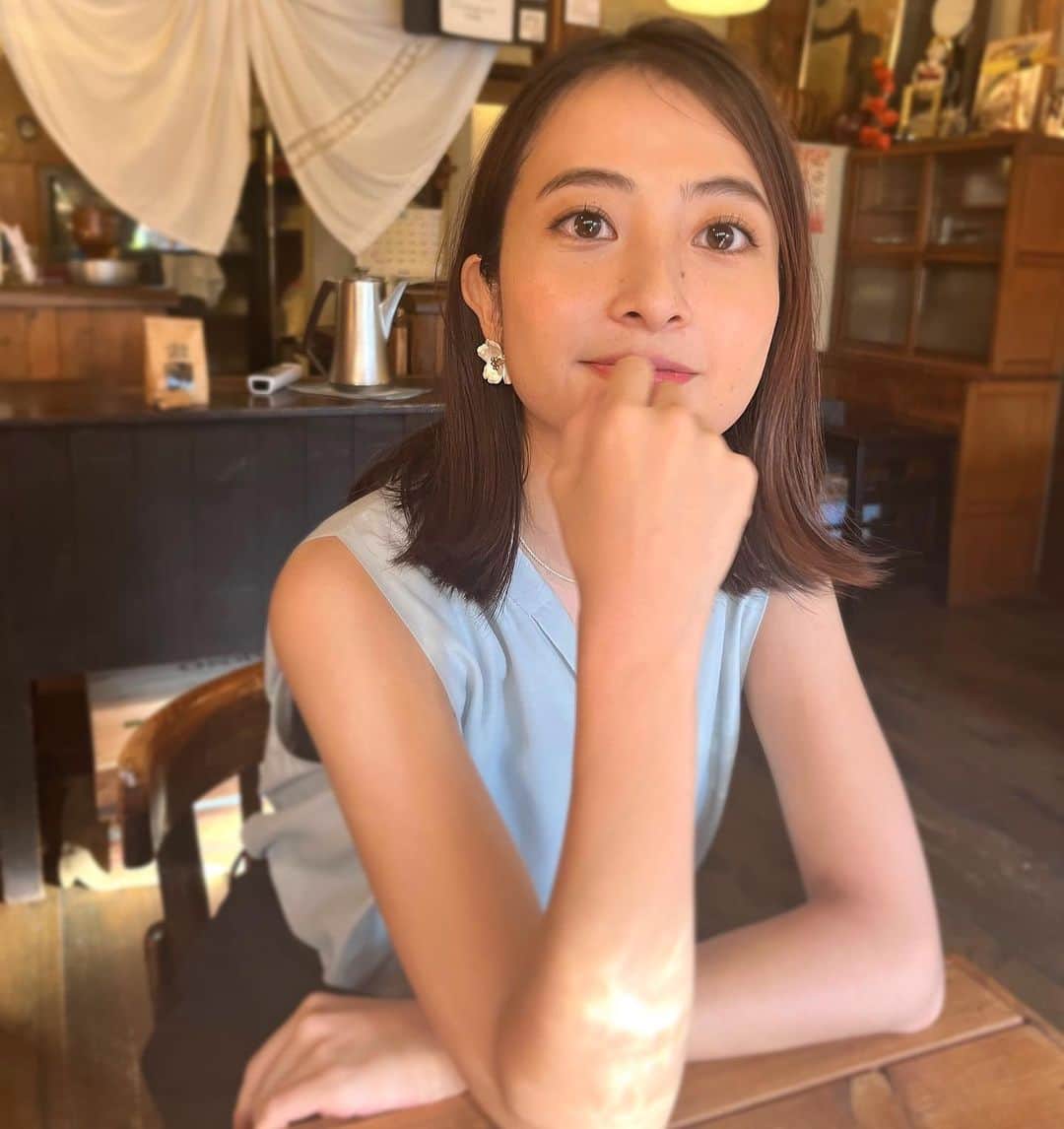 日比麻音子のインスタグラム：「冷たいチャイで休憩🧊🧊🧊  水分塩分多めの休憩 を心がけるこの夏です。  お盆、いかがお過ごしですか〜  #いつかの休日」