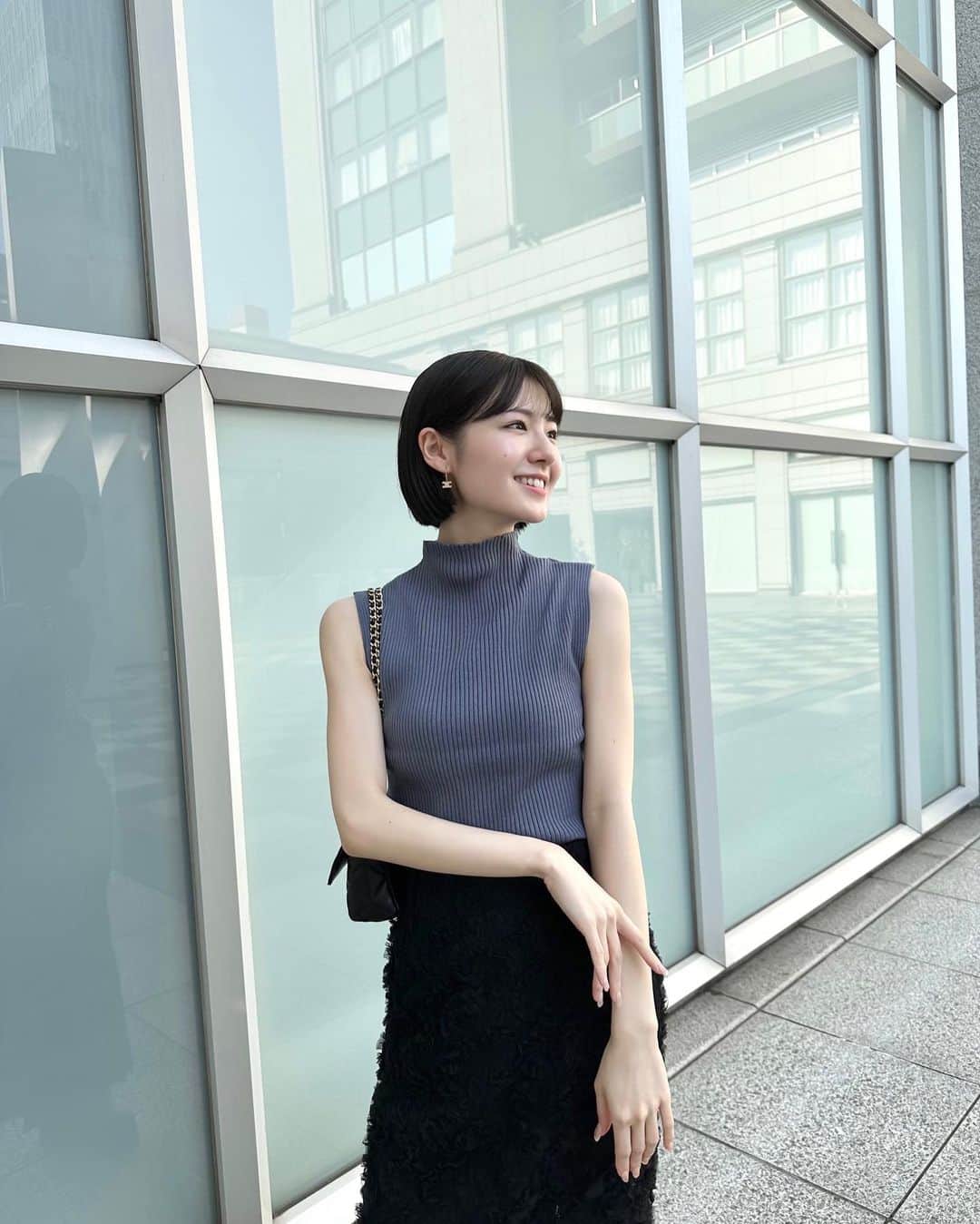糸原美波さんのインスタグラム写真 - (糸原美波Instagram)「👕🪩  @ohotoro_official のリブニット。  生地が柔らかくて オールシーズン使えるニット。 ずっと気になってたブランドさん♡  そして先日、 @christinaginza さんで お肌が日焼け気味だったので 水光注射して頂きました 💉✨ お肌がトーンupして 栄養たっぷり補給できるので大好きな施術。 ありがとうございました♡  眉毛は @une_fleur_aimi さんに 整えてカラーして頂きました。 いつもありがとうございます 🫱🏻‍🫲🏼  #ohotoro #lilybrown #paris64 #美容day #水光注射 #眉毛サロン」8月13日 19時08分 - minami_itohara