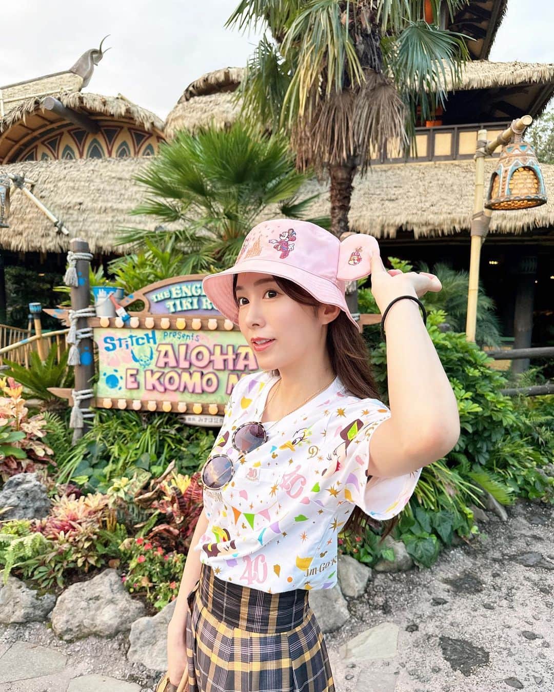 のインスタグラム：「. ⋰ ⋱⋰ ⋱⋰ ⋱⋰ ⋱⋰ ⋱⋰ ⋱⋰ ⋱⋰ ⋱⋰ ⋱⋰ ⋱ . . いつだかの曇りの日に 3時間だけ40周年 感じてきました*⋆✈︎ . もう少し涼しくなったら 朝から行きたいな‪ ·͜·♡‬ . . ⋱⋰ ⋱⋰ ⋱⋰ ⋱⋰ ⋱⋰ ⋱⋰ ⋱⋰ ⋱⋰ ⋱⋰ ⋱⋰  . #disney #disneyland #disneyworld #tdl #disneygram #40周年ディズニー #ディズニーランド #40周年 #instadaily #instafashion #instadisney」