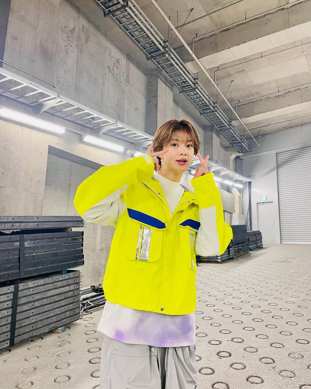 小川史記（FUMINORI）のインスタグラム：「みなさまに感謝です。 ファンのみなさまのキラキラした顔が愛おしかったです☺️🫶✨  #BUDDiiS #エビライ」
