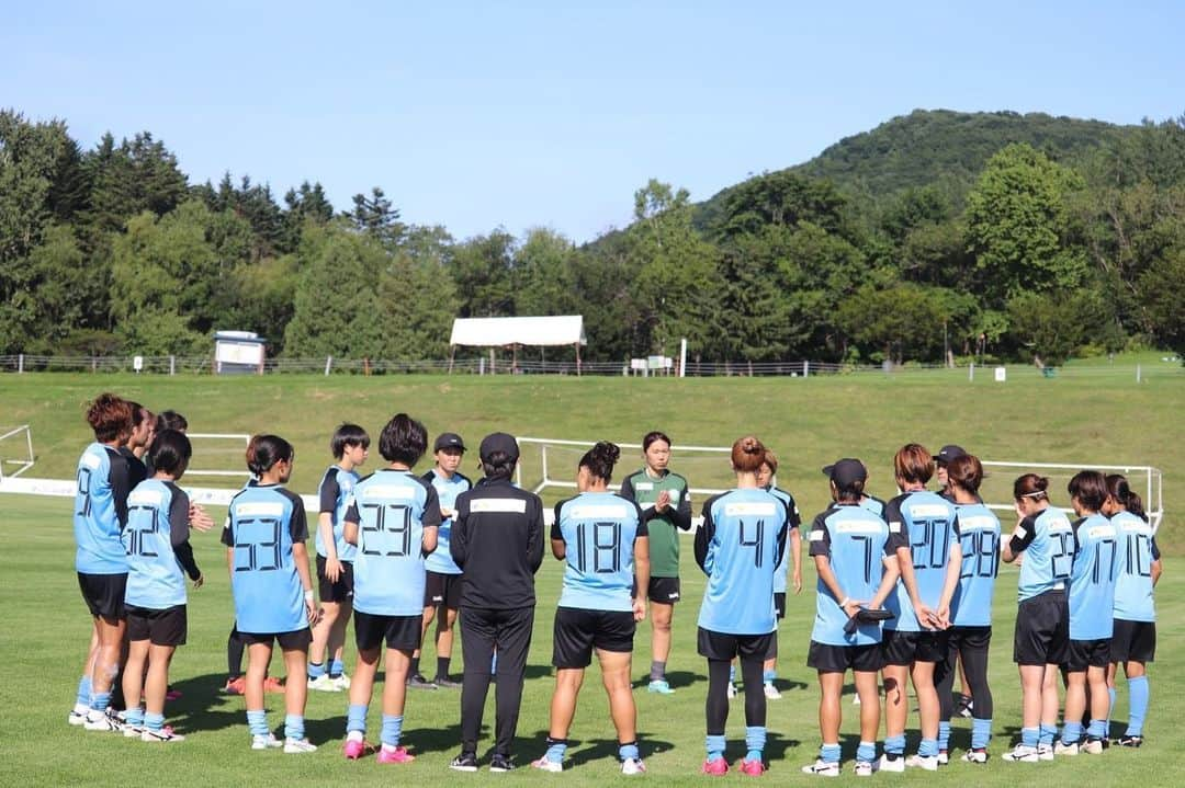 中島依美さんのインスタグラム写真 - (中島依美Instagram)「⚽️北海道キャンプ⚽️ 網走・北見合宿が終了しました。 たくさんの方々にサポートして頂き 素晴らしい環境の中で トレーニングできました⭐️ 今回このキャンプにご尽力して頂いた 皆様ありがとうございました。  ８月２６日から始まるカップ戦にむけて 良い準備して頑張ります！！ 応援よろしくお願いします🙇‍♀️  #マイナビ仙台レディース #weリーグカップ #網走 #北見 #網走南ヶ丘高校 #北見北斗高校 #みんなありがとう #感謝 #サッカー教室 #子供達可愛い #網走監獄 #ちゃっかり #自転車で #すごかった」8月13日 19時54分 - eminakajima.7