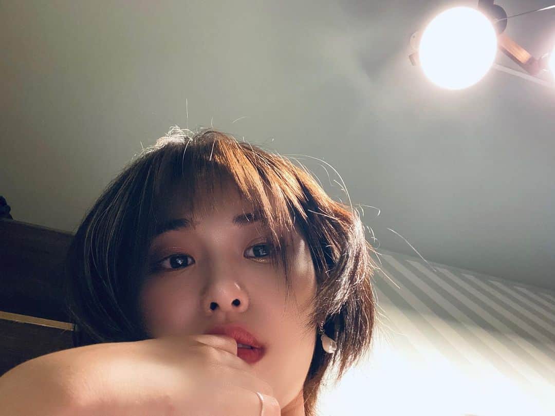 のインスタグラム：「. 時間経つの早すぎてこわいー🐼 やんなきゃいけないこといっぱいあるのにぃー🌞ちょっとでも後回しにするとすぐ1ヶ月終わる😇  시간이 너무 빨리 지나가는 것이 무섭다. 해야 할 일을 미루다 보면 어느새 한 달이 훌쩍 지나가 버린다.  #天音汐那 #せなぽよ #東京 #石川県 #小松市 #金沢 #金沢市 #kanazawa #instagood #followme #japan #japanes #좋아요 #일본 #셀스타그 #얼스타그램 #弾き語り #演奏 #concert #凱旋ライブ #ストリートライブ  #新宿 #赤坂 #六本木 #渋谷 #kpop #ラジオ」