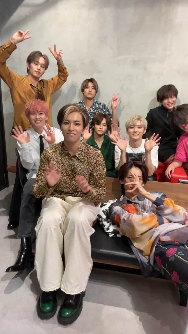 のインスタグラム：「ゲリラ生配信archive⚡️  EBiDAN THE LIVE UNIVERSE 2023 ありがとうございました🚀✨   振り返りと裏エピソードを 少しだけお話ししました！ . . #超特急 #EBiDAN #エビライ2023」